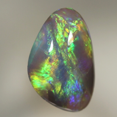 SOLID BLACK OPAL Bright and strong multicoloured fire